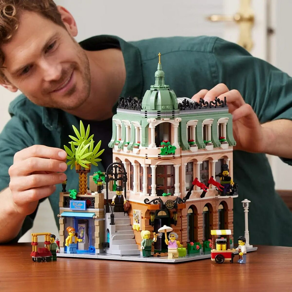 Set de construction Lego Icons 10297 Boutique Hotel Noir 3066 Pièces
